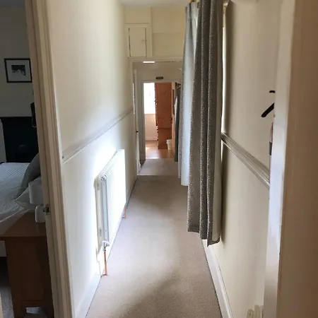 High House - A Traditional From بيت للعطل سانت بييز