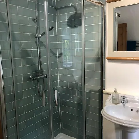 High House - A Traditional From سانت بييز