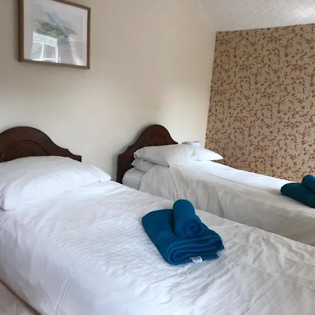 High House - A Traditional From سانت بييز