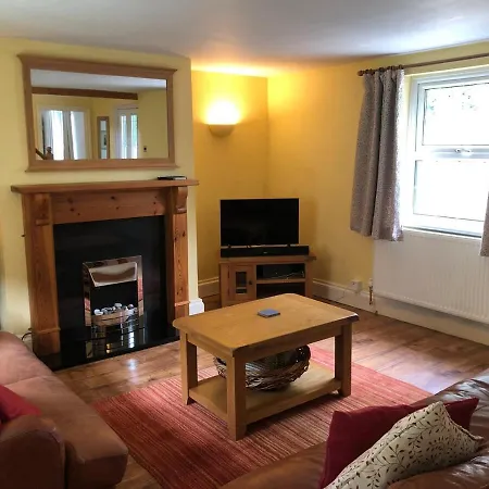 High House - A Traditional From سانت بييز