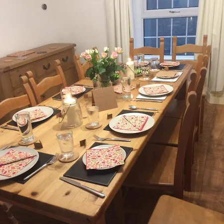 High House - A Traditional From * سانت بييز