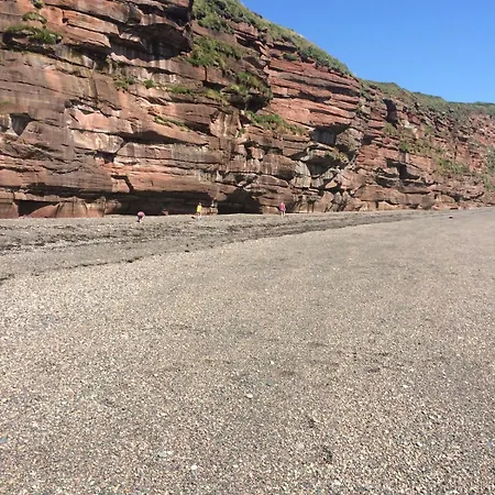 High House - A Traditional From سانت بييز